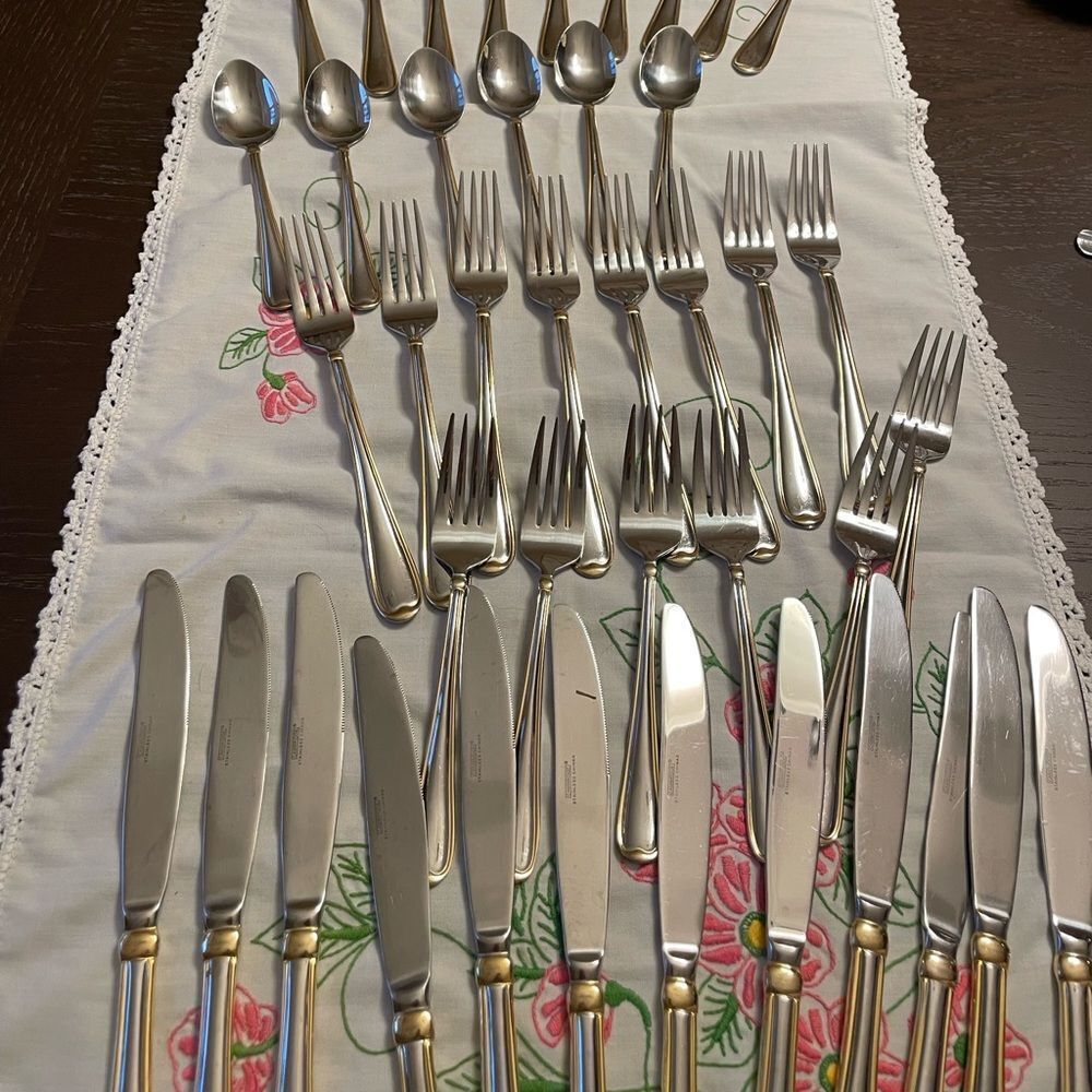 Cambridge 18/10 ALLURE Gold Edged Flatware Set Multiple Pieces & Serving Set